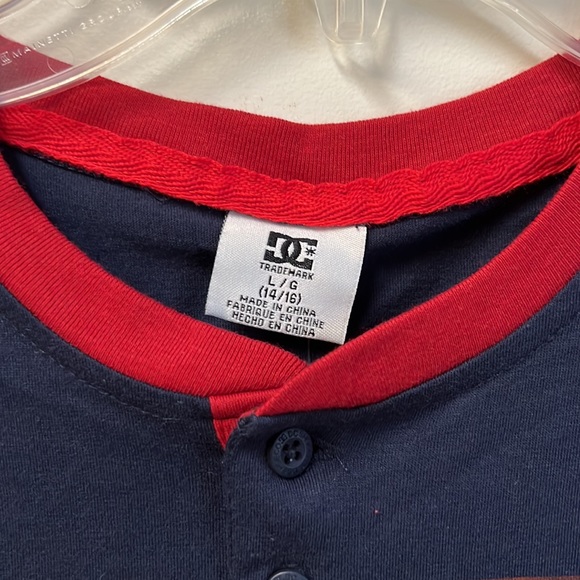 DC Boys T-Shirt. - Picture 4 of 6